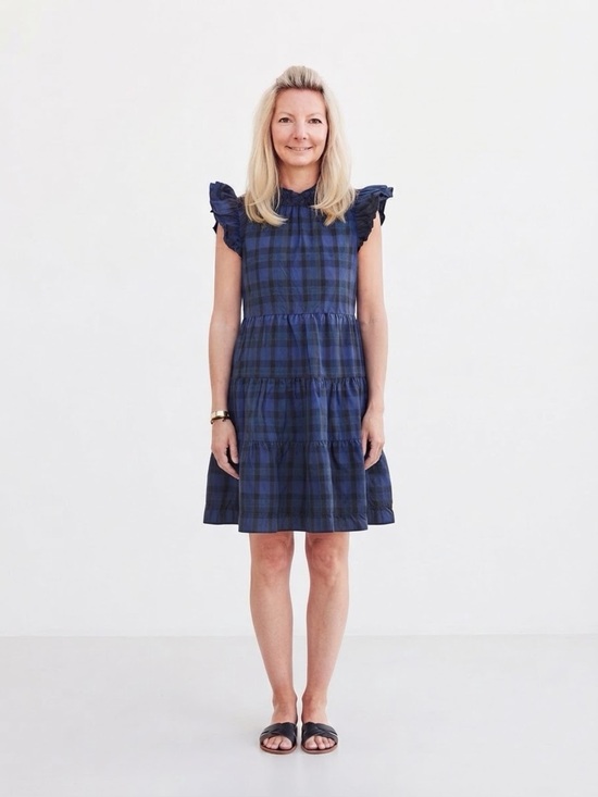 Sail to Sable Dresses & Skirts - Sail to Sable/Size Large
Navy Plaid Ruffle Sleeve Women’s Dress